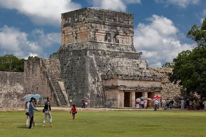 Chichen Itza and Cenote Tsukán with Lunch - Chichen Itza with headset guidance and smart photo time
