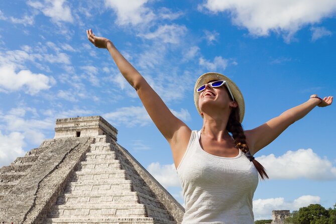 Chichén Itzá, Cenote Suytún, and Cenote Ikkil Guided Tour - Guides, language mix, and why timing can feel chaotic