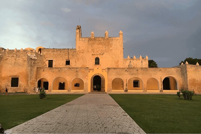 Chichen Itza + Cenote Suytun & Cenote Ik Kil + Valladolid - Stop 1: Ik Kil cenote time for swimming and photos