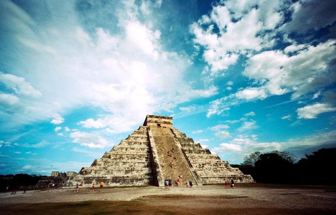 Chichen Itza Day Trip Exclusive Nool-Ha Cenote & Valladolid Visit - Chichen Itza highlights: Kukulkan Pyramid, ball court, and the castle