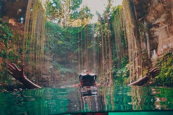 Chichen itza Deluxe Ancestral Cenotes Ik-il and Suytun - Guide support and group size: what max 40 really feels like