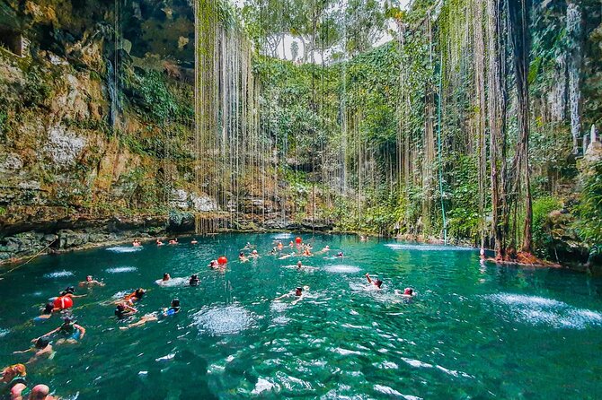 Chichen Itza Deluxe And Ancestral Cenotes Suytun and Ik-kil - Ik-Kil Cenote: a huge 60 meter wide natural pool