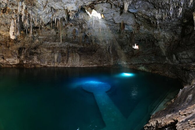 Chichen Itza Deluxe And Ancestral Cenotes Suytun and Ik-kil - Lunch, snacks, and the drinks you’ll pay for