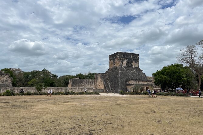 Chichen Itza Deluxe from Riviera Maya - Lunch buffet stop: where the day gets practical