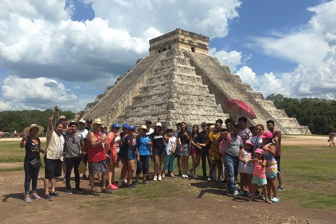 Chichen Itza deluxe tour - Air-conditioned Cancun Pickup, WiFi, and the 50-Person Reality