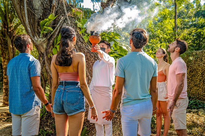 Chichén Itzá Guided Tour with Cenote & Buffet at Valladolid - Valladolid lunch at La Casona: a real town break with unlimited drinks