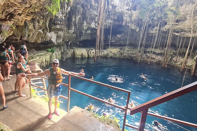 Chichén Itzá Marvels Day Trip:Cenote Oxman & Valladolid Adventure - Valladolid: a short walk through a colonial-style town