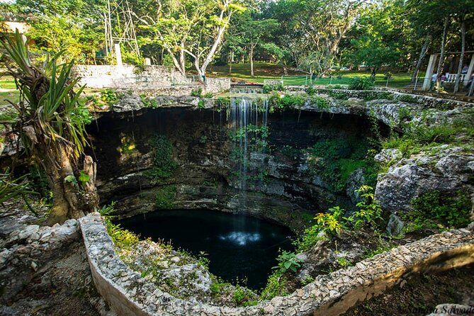 Chichen Itza Options tour With Sacred Cenote and Valladolid City - Valladolid in 30 Minutes: A Beautiful Pause for Photos