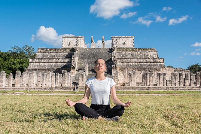 Chichén Itzá Premier Tour with Cenote Xunáan, Valladolid & Lunch - Chichén Itzá: how the guided ruins visit really works