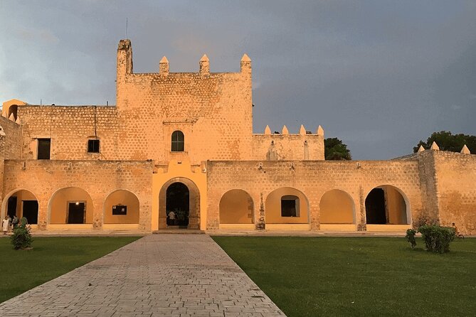 Chichen Itza Tour: Pyramids, Cenote Ik Kil & Valladolid - Valladolid Walking Tour: Markets, Mansions, Fountains, and Pace