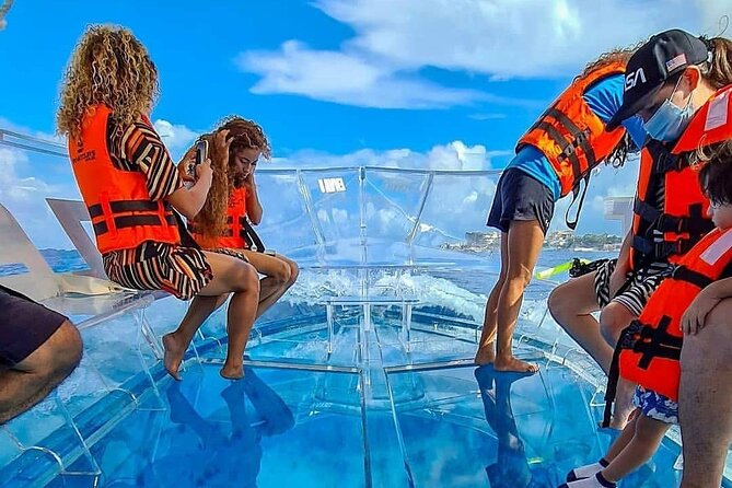 Clear Boat - A clear-boat tour that stays short and scenic