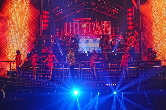 Coco Bongo Cancun Nightclub - Inside the show: live cover music, acrobatics, and big production lighting