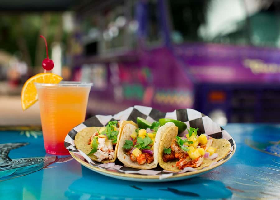 Cozumel: Paradise Beach Club Day Pass with Food & Drinks - Eating well at two restaurants, without leaving your spot