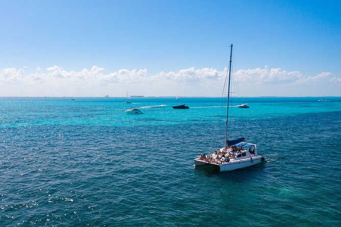 Deluxe Catamaran to Isla Mujeres with Open Bar from Cancun - Cruising from Cancun to Isla Mujeres, with open bar energy