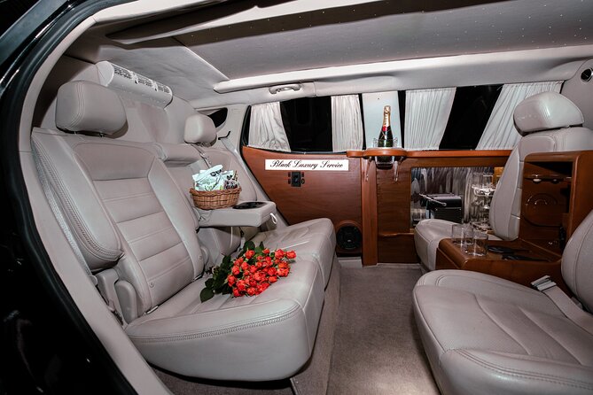 Deluxe GMC Limousine from CUN Airport to Cancun Hotel Zone - Cancun arrival, without getting pulled into the timeshare maze
