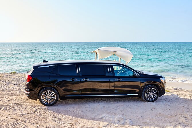 Deluxe GMC Limousine from CUN Airport to Playa Mujeres - The Deluxe GMC limousine to Playa Mujeres: what the 45 minutes feels like