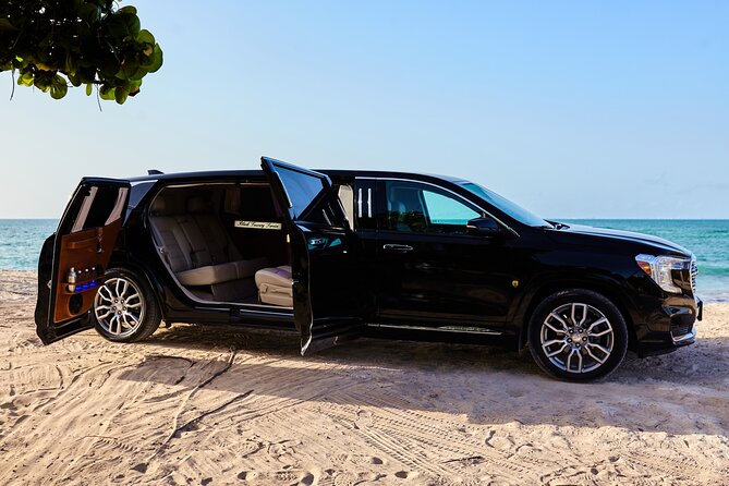 Deluxe GMC Limousine from CUN Airport to Playa Mujeres - Price and value: what $160 per group buys you