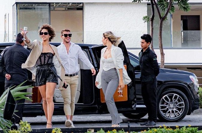Deluxe Limousine GMC from Cancun Airport - Timing: what the “about 1 hour” estimate really means