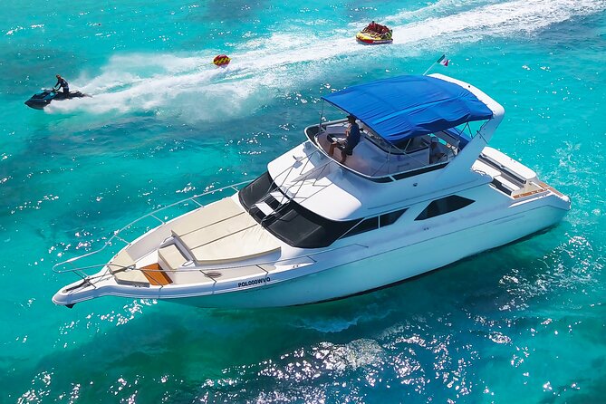 Deluxe Yacht 48FT with FlyBrige Rental in Cancun - Two Floors, Bow Sunbathing, and Air-Conditioned Relief