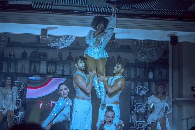 Dragaret Live Music and Dance Show in Cancun - Ticket types and value: cover entry versus open bar