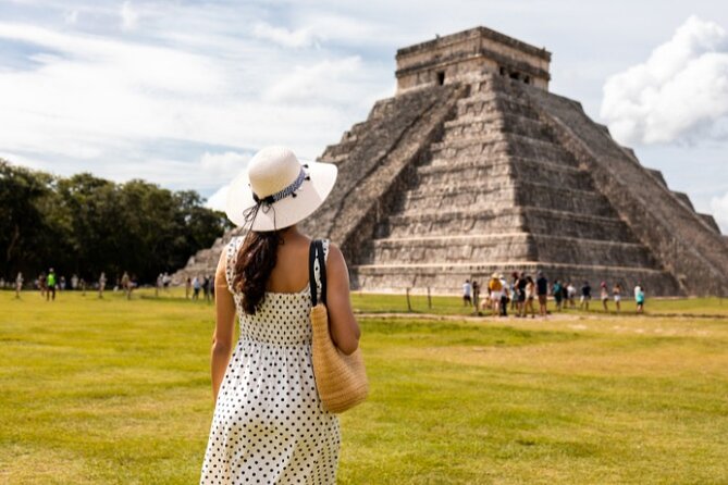 Early morning Chichen Itza Tour: Cenote and Tequila Tasting - Valladolid and the tequila tasting: quick charm with some shopping