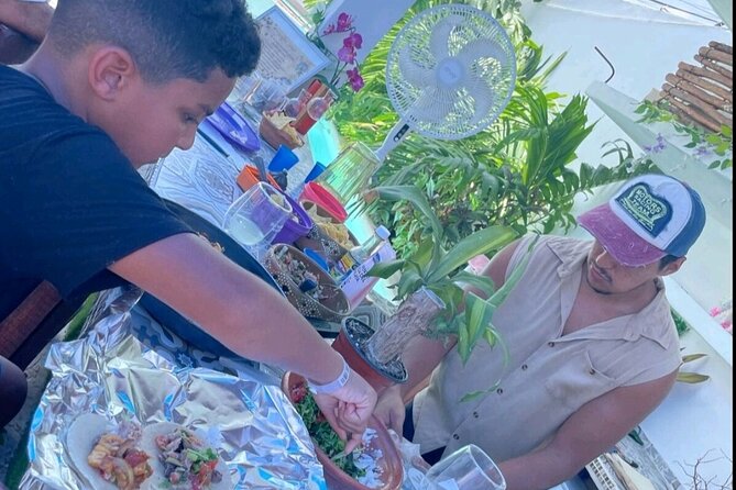 Elaboration of tortillas by hand following the Mexican tradition - Stuffed Tacos and How the Fillings Work