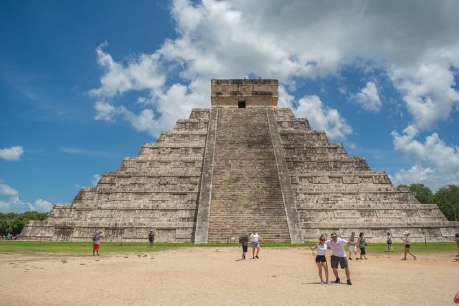 Experience Chichén Itzá: Full Day Tour with Cenote & Valladolid - Lunch, tastings, and the “food stop” reality on a bus tour day