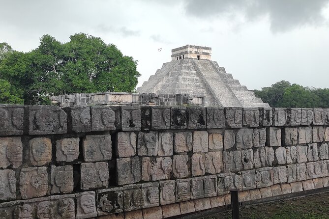 Expert Guided: Chichen Itza Tour with Early Access - Lunch Buffet Included: Easy Fuel Between Ruins and a Swim