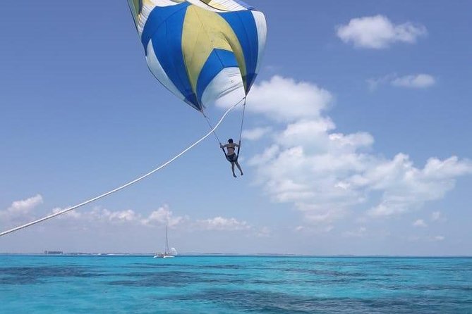 Full-day Isla Mujeres All-inclusive Cruise from Cancún - The Private Beach Club: Lunch Buffet and Open Bar Setup
