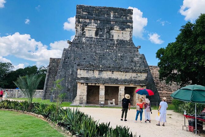 Full Day Tour Chichén Itzá Cenote Saamal Valladolid with buffet - Valladolid in 40 minutes: Church of San Servacio and photo hunting