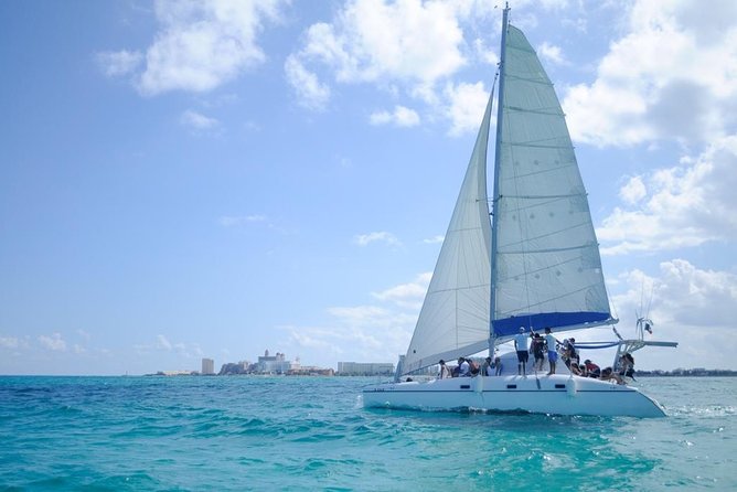 Half Day Sailing Private Catamaran to Isla Mujeres - Pickup, meeting point, and how to avoid the first-stress moment