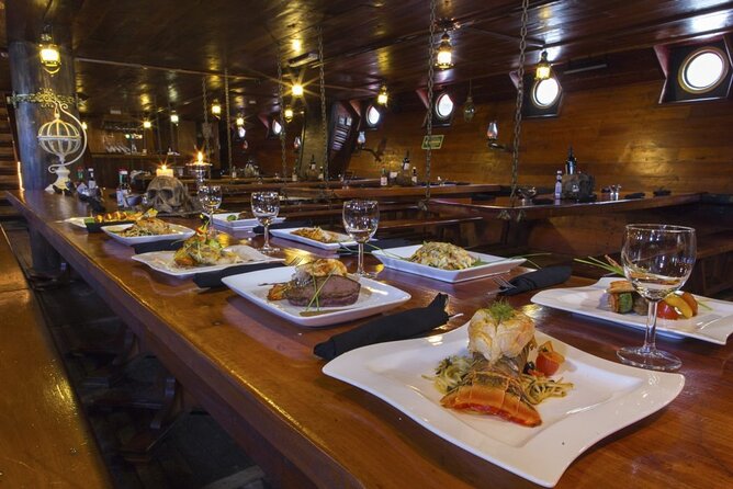 Hook boat in Cancun - The 5:30 pm departure: what your evening schedule looks like