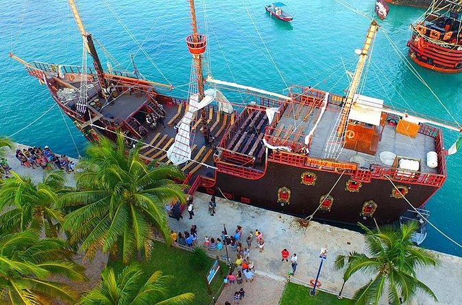 Hook boat in Cancun - Family-friendly pirate fun, with a real sense of showmanship