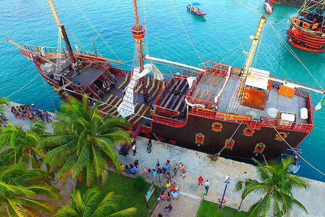 Hook boat in Cancun - Logistics around Zona Hotelera: where surprises can happen