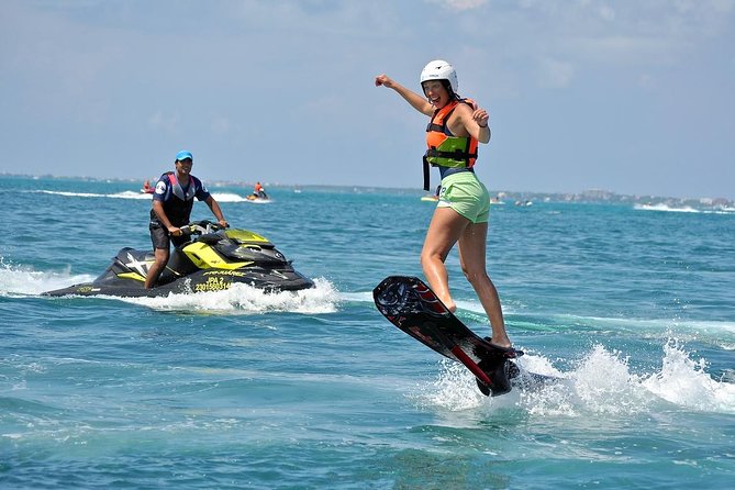 Hoverboard Flight in Cancun - How the water hoverboard ride actually works (throttle, balance, and height)