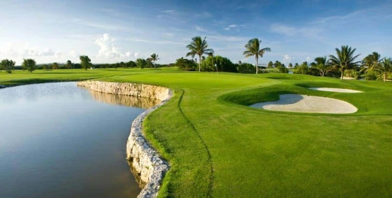 Iberostar Cancun Golf Course - Getting Picked Up in Cancun Without the Stress