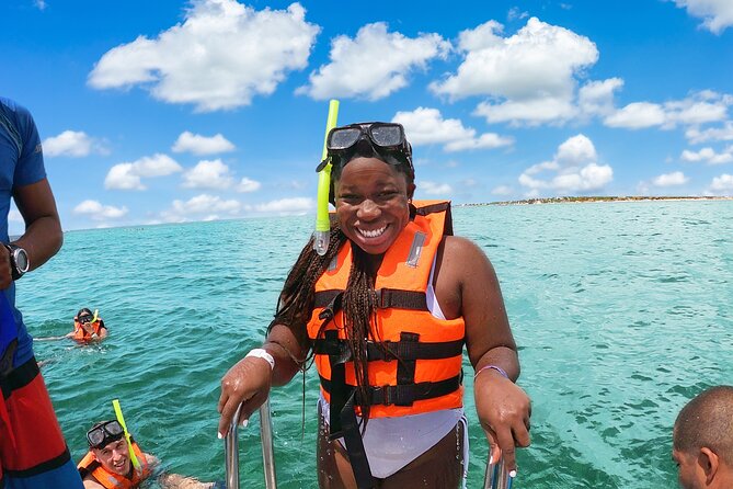 Isla Mujeres Catamaran from Cancun with Open bar and lunch - Isla Mujeres free time: how to use it without running in circles