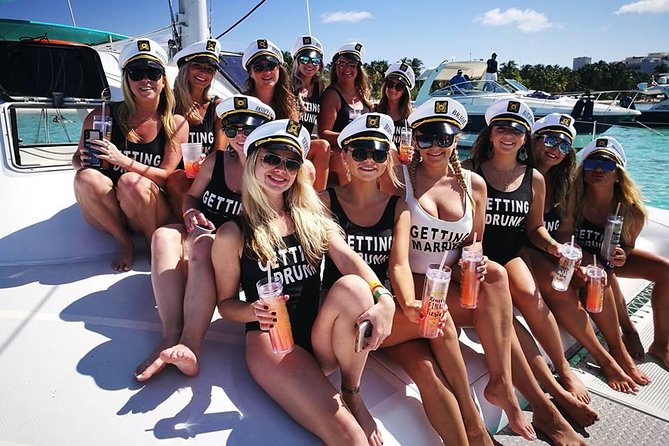 Isla Mujeres Catamaran Luxury Sailing Experience - Isla Mujeres free time: Punta Sur in 25 minutes with Ixchel statues