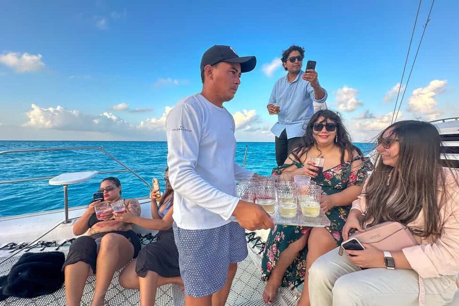 Isla Mujeres: Catamaran Ride with Open Bar, Snorkeling, and Lunch - Who this tour suits best, and who should think twice