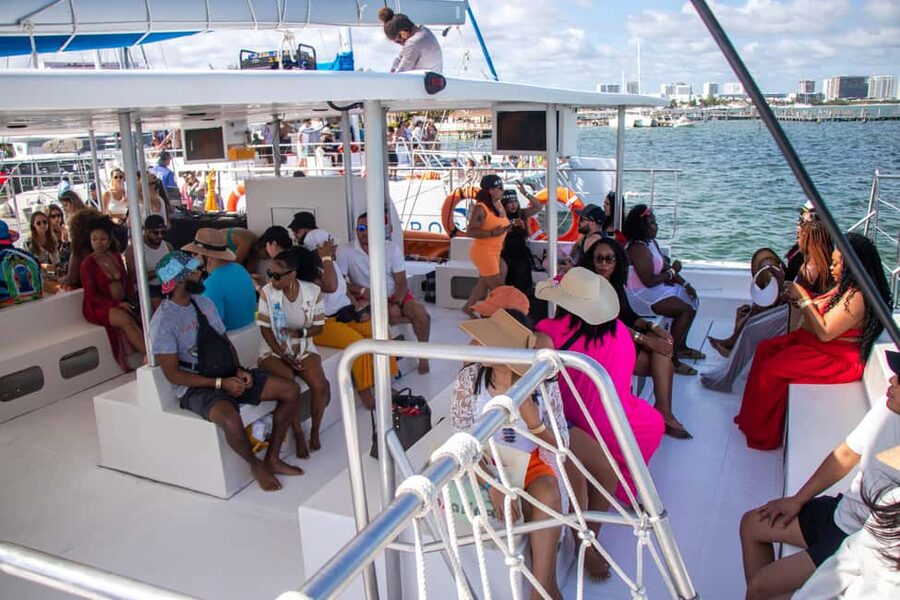 Isla Mujeres Catamaran, Snorkel & Buffet Lunch - Optional golf cart or motorbike rental: quick exploration, not a full island tour