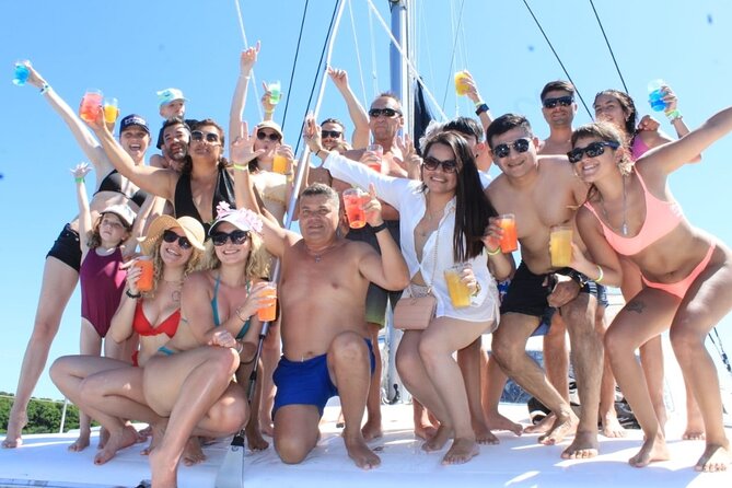 Isla Mujeres Catamaran Tour from Cancun with snorkel and Open Bar - The boat ride to El Meco Reef: scenery, photos, and drinks on the way