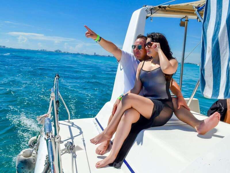 Isla Mujeres: Catamaran with Open Bar, Snorkeling and Lunch - The snorkeling stop: short, gear-provided, and weather-sensitive