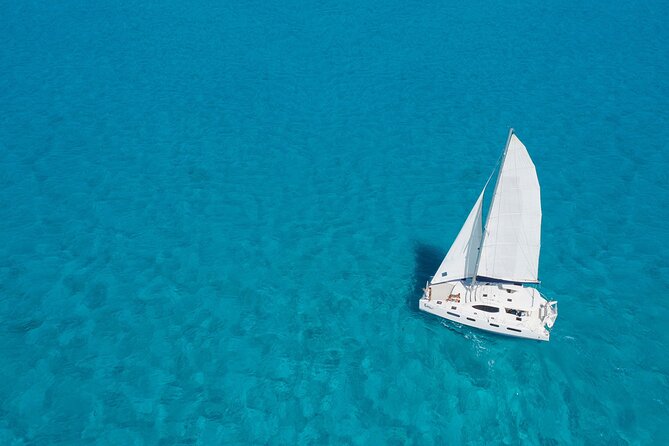 Isla Mujeres Luxury Sailing: Adults Only or Family Friendly - Open bar onboard, plus lunch that is usually fine