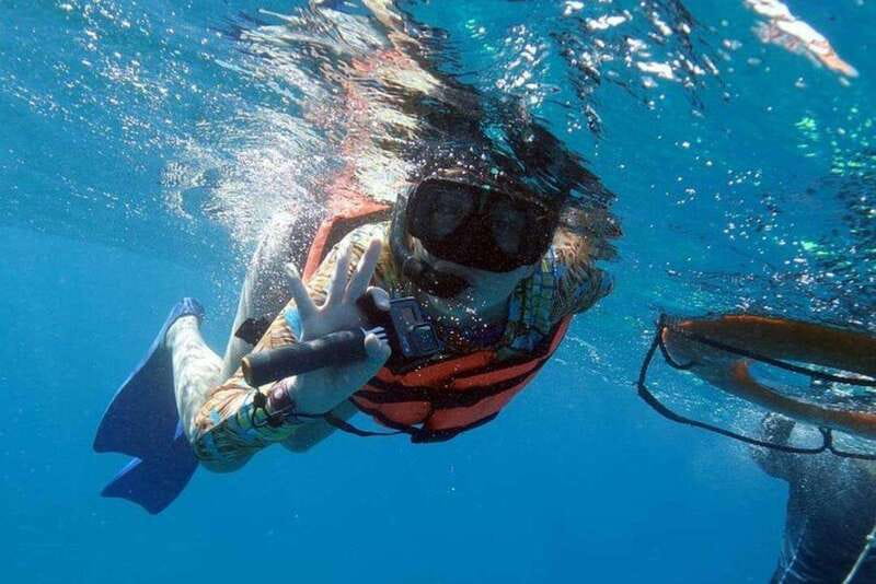 Isla Mujeres: Snorkel Tour at Musa and Manchones Reef - Musa underwater museum: a snorkel gallery you can swim through