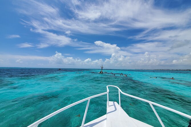 Isla Mujeres Tour, Snorkel and Golf Cart included - Your own golf cart on Isla Mujeres, license and driving reality