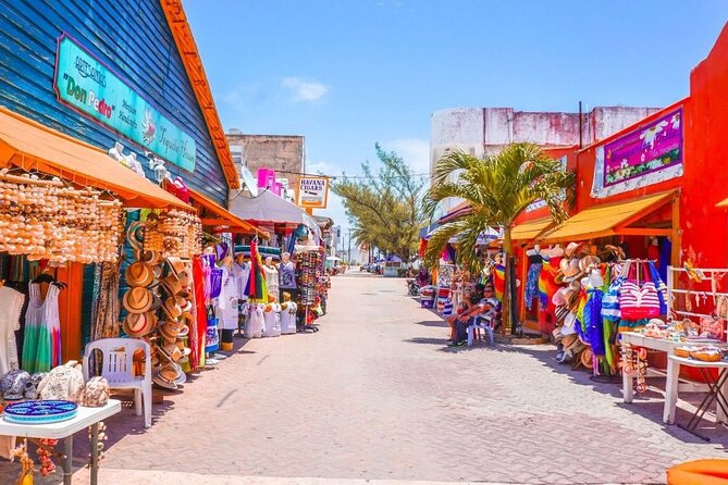 Isla Mujeres Tour with Open Bar Food and Snorkeling - Stop 1 at Coco Bongo: The Start That Sets Your Day Tone