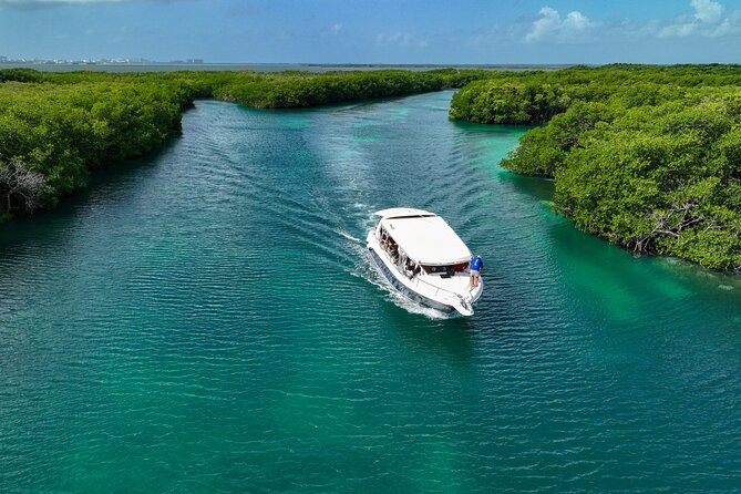 Island Adventure - Isla Mujeres on a shared yacht: why this format works