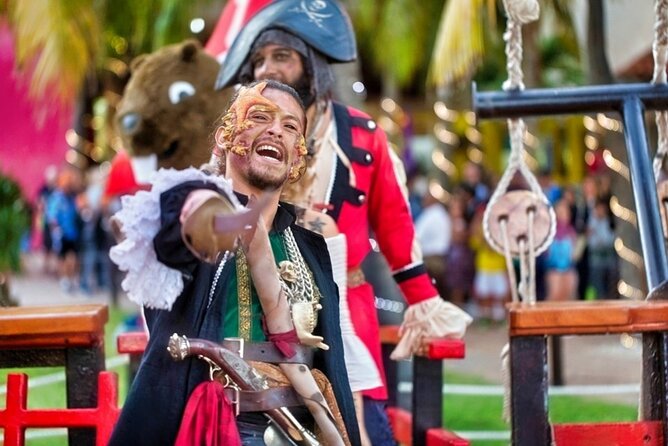 Jolly Roger Pirate Show and Dinner Cruise with Open Bar - The main pirate show: acrobatics, special effects, and battles