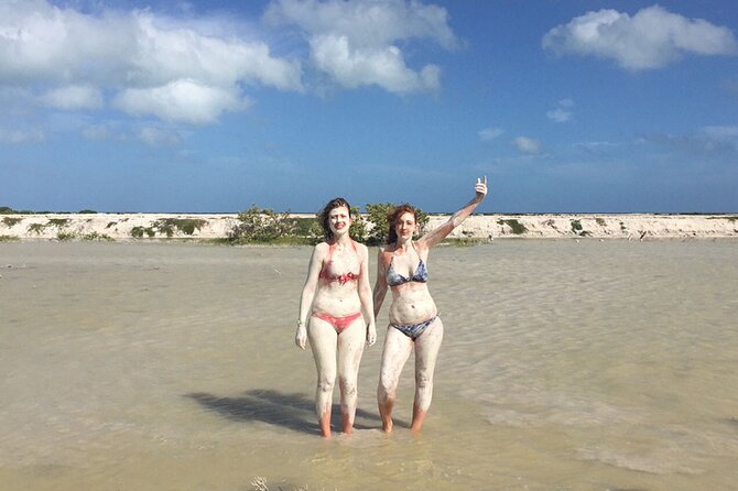 Las Coloradas and Rio Lagartos Tour with All Inclusive - Food and drinks: box lunch plus one restaurant dish
