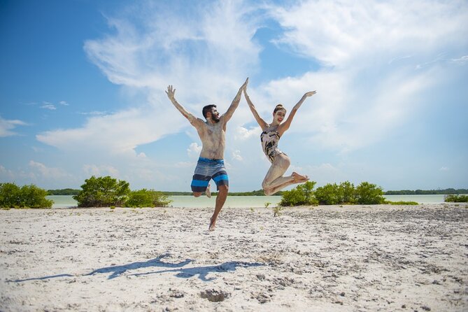 Las Coloradas and Rio Lagartos Tour with All Inclusive - Crocodile farm: close encounters without turning it into chaos
